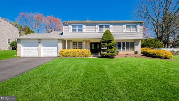 $685,000 | 73 Springwood Drive, Southampton, PA 18966