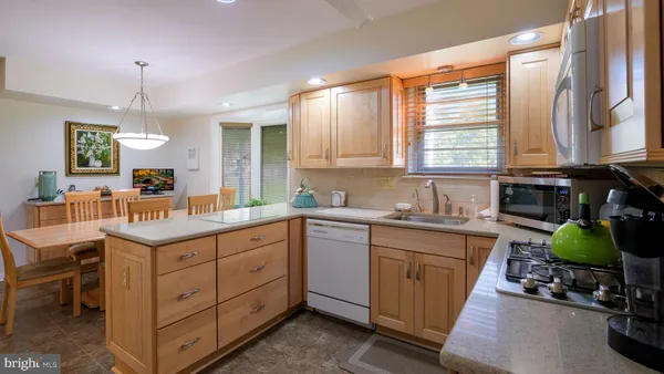 $685,000 | 73 Springwood Drive, Southampton, PA 18966