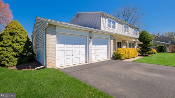$685,000 | 73 Springwood Drive, Southampton, PA 18966
