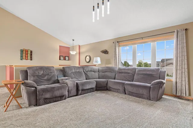 $484,900 | 8649 Independence Drive, Chisago City, MN 55013