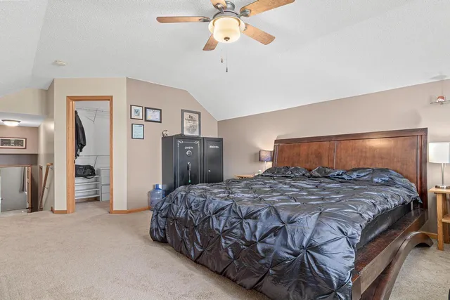 $484,900 | 8649 Independence Drive, Chisago City, MN 55013