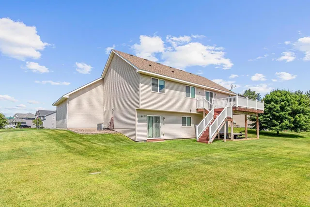 $484,900 | 8649 Independence Drive, Chisago City, MN 55013