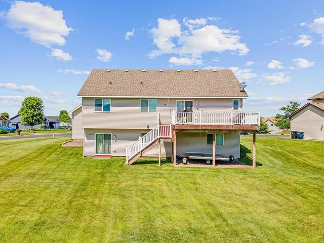 $484,900 | 8649 Independence Drive, Chisago City, MN 55013