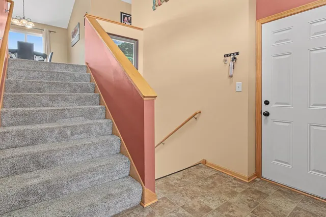 $484,900 | 8649 Independence Drive, Chisago City, MN 55013