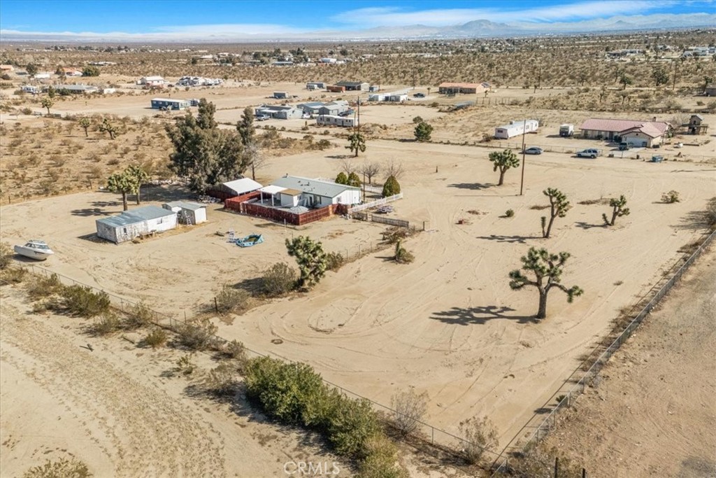 13378 Paramount Road Phelan, CA 92371 - Photo 7 of 43