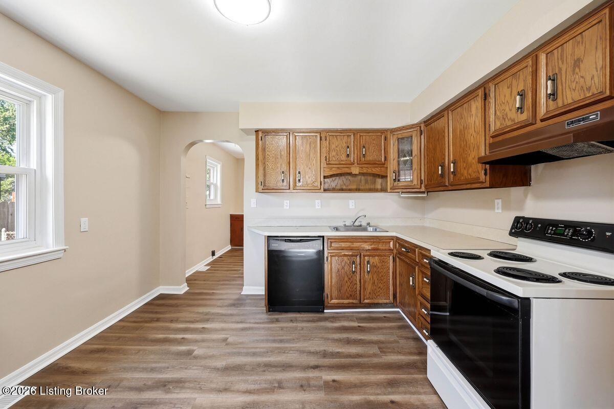 4600 Kiefer Road Louisville, KY 40216 - Photo 11 of 33 New LVP flooring, freshly painted