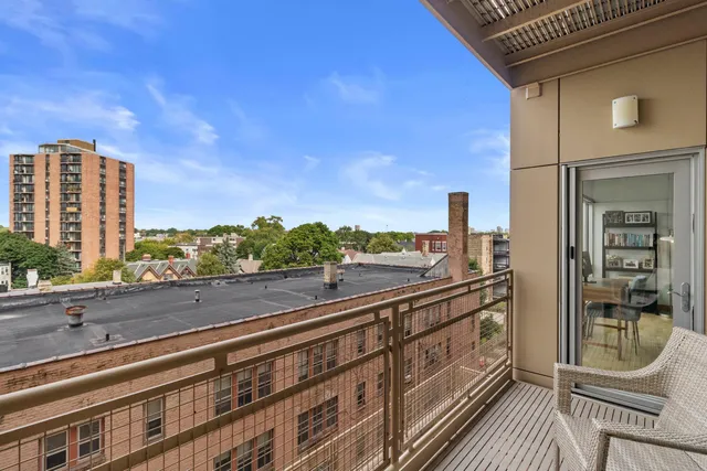 $250,000 | 1550 East Royall Place, Unit 505, Milwaukee, WI 53202