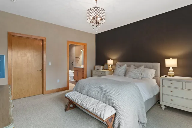 $250,000 | 1550 East Royall Place, Unit 505, Milwaukee, WI 53202