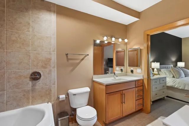 $250,000 | 1550 East Royall Place, Unit 505, Milwaukee, WI 53202