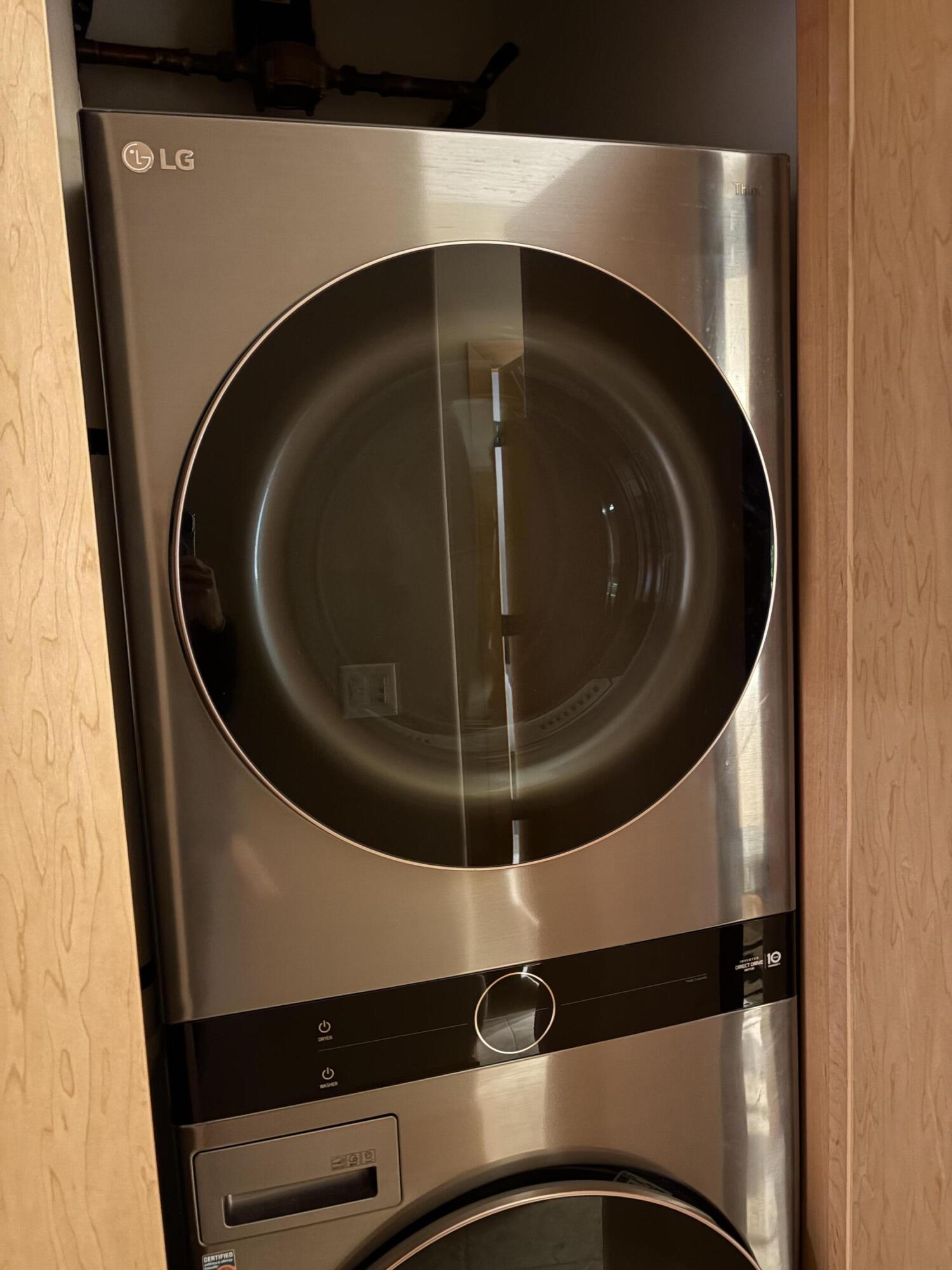 1550 East Royall Place, Unit 505 Milwaukee, WI 53202 - Photo 20 of 27 New Washer/dryer combo