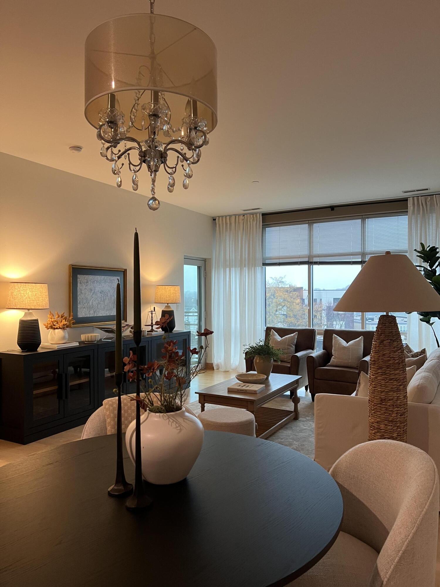 1550 East Royall Place, Unit 505 Milwaukee, WI 53202 - Photo 2 of 27 IMG_9208