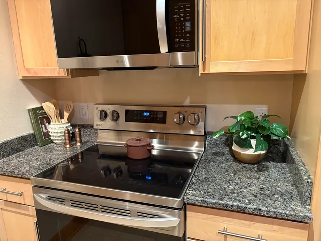 $250,000 | 1550 East Royall Place, Unit 505, Milwaukee, WI 53202