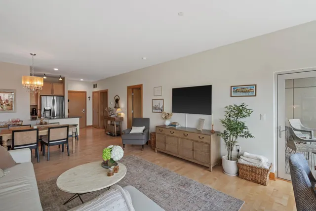 $250,000 | 1550 East Royall Place, Unit 505, Milwaukee, WI 53202