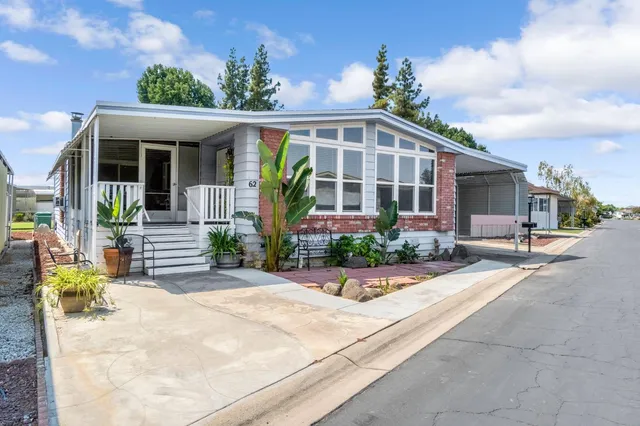 front view of house with a yard