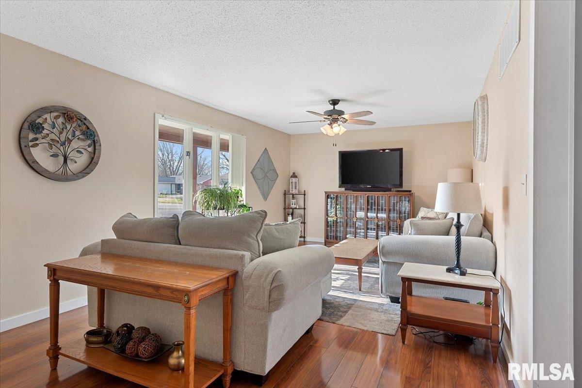 51 Squires Road Springfield, IL 62704 - Photo 3 of 33 Gallery Image 3