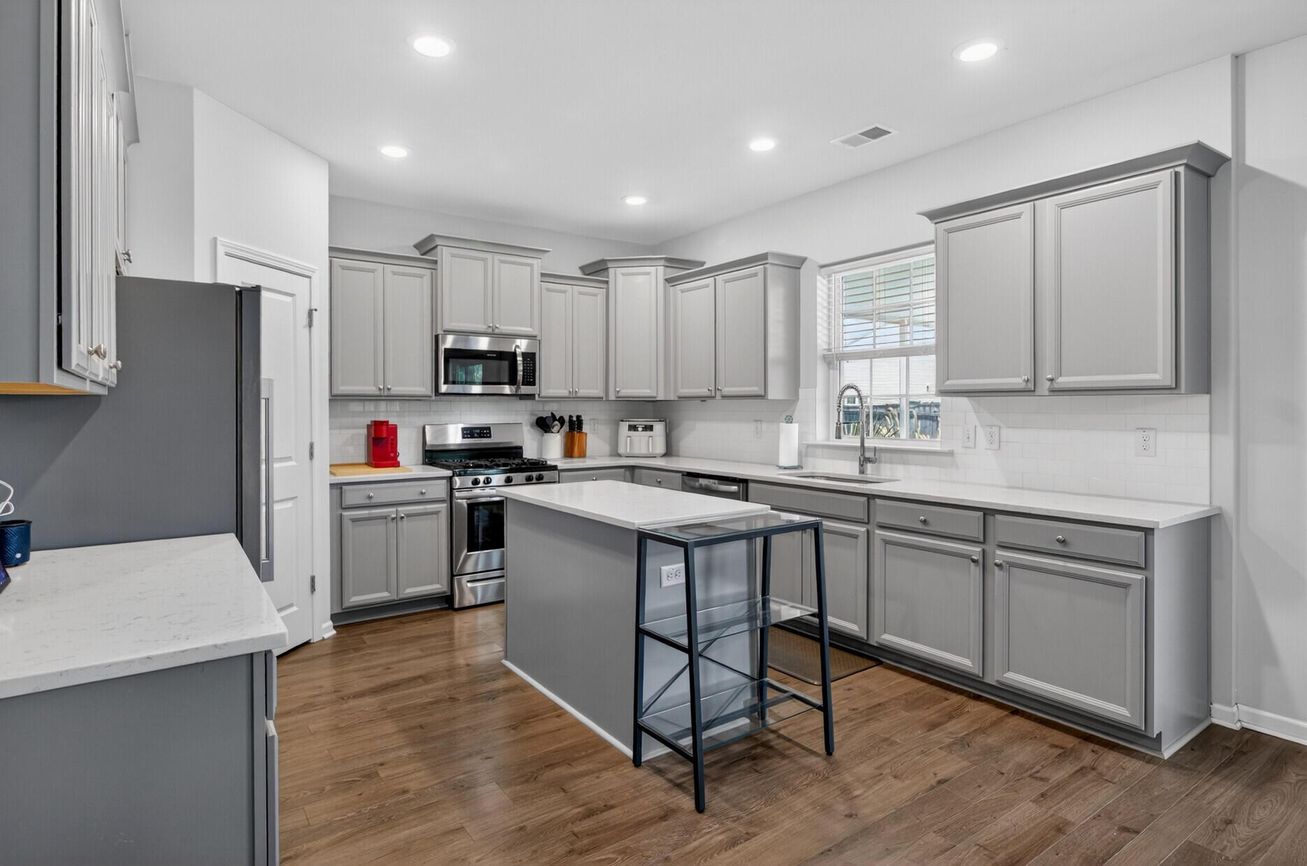 1907 Sweetfern Road Hanahan, SC 29410 - Photo 11 of 49