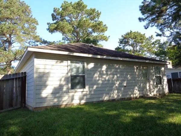 $1,695 | 12079 La Salle Oaks, Conroe, TX 77304