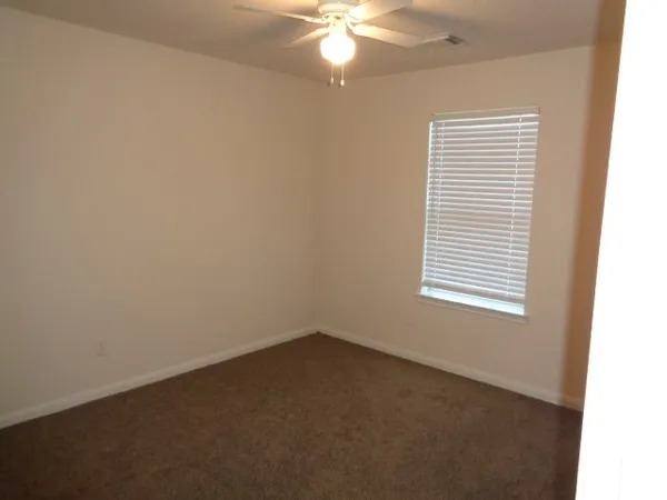 $1,695 | 12079 La Salle Oaks, Conroe, TX 77304