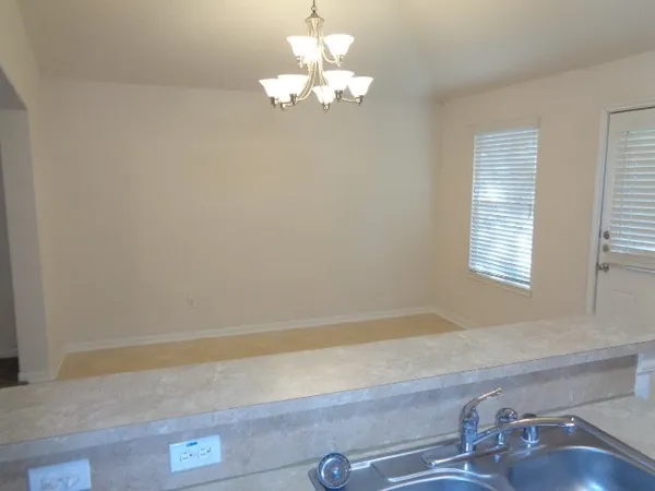 $1,695 | 12079 La Salle Oaks, Conroe, TX 77304