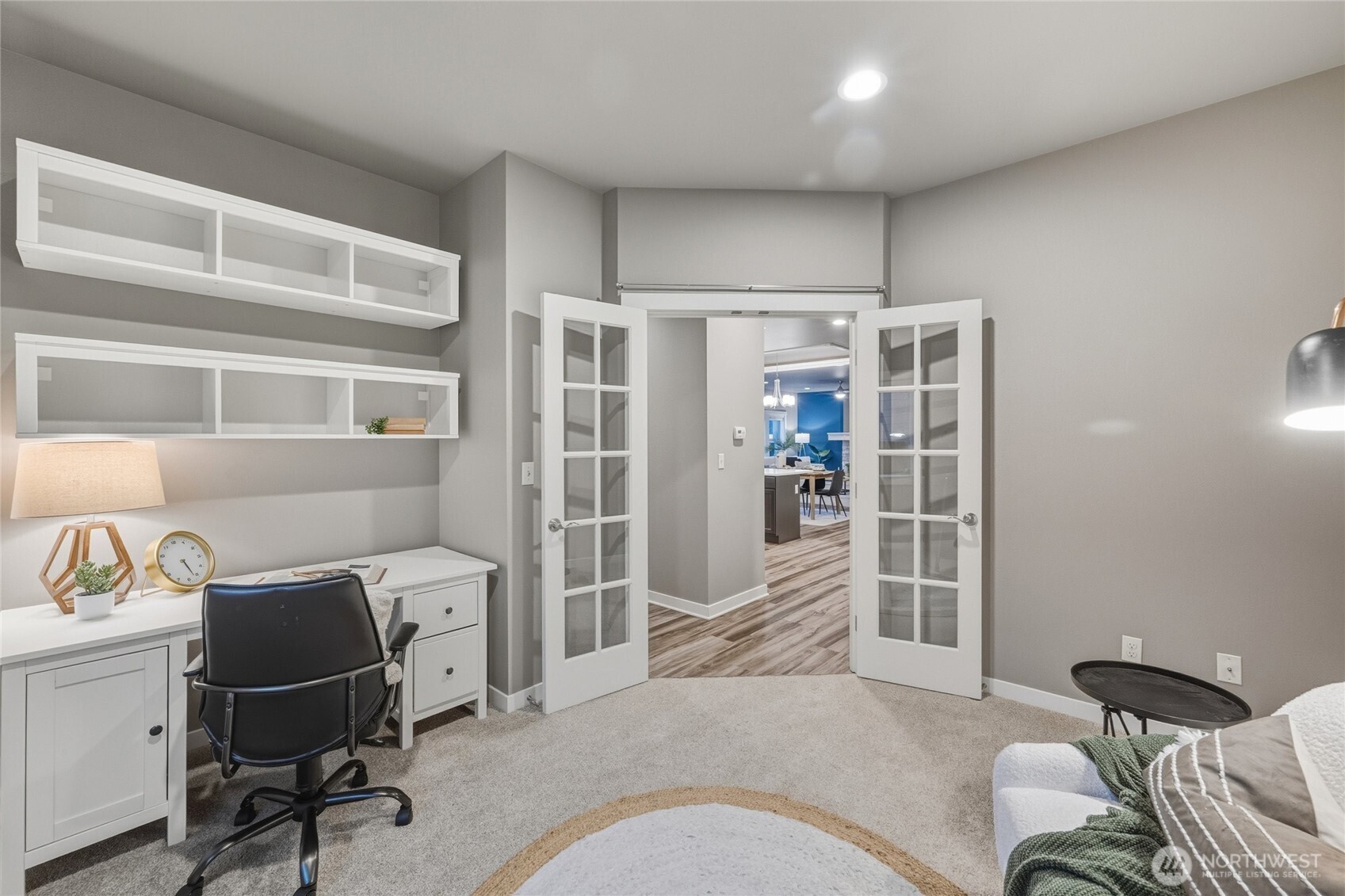 1476 Patriot Court Ferndale, WA 98248 - Photo 26 of 40 a livingroom with workspace and a window