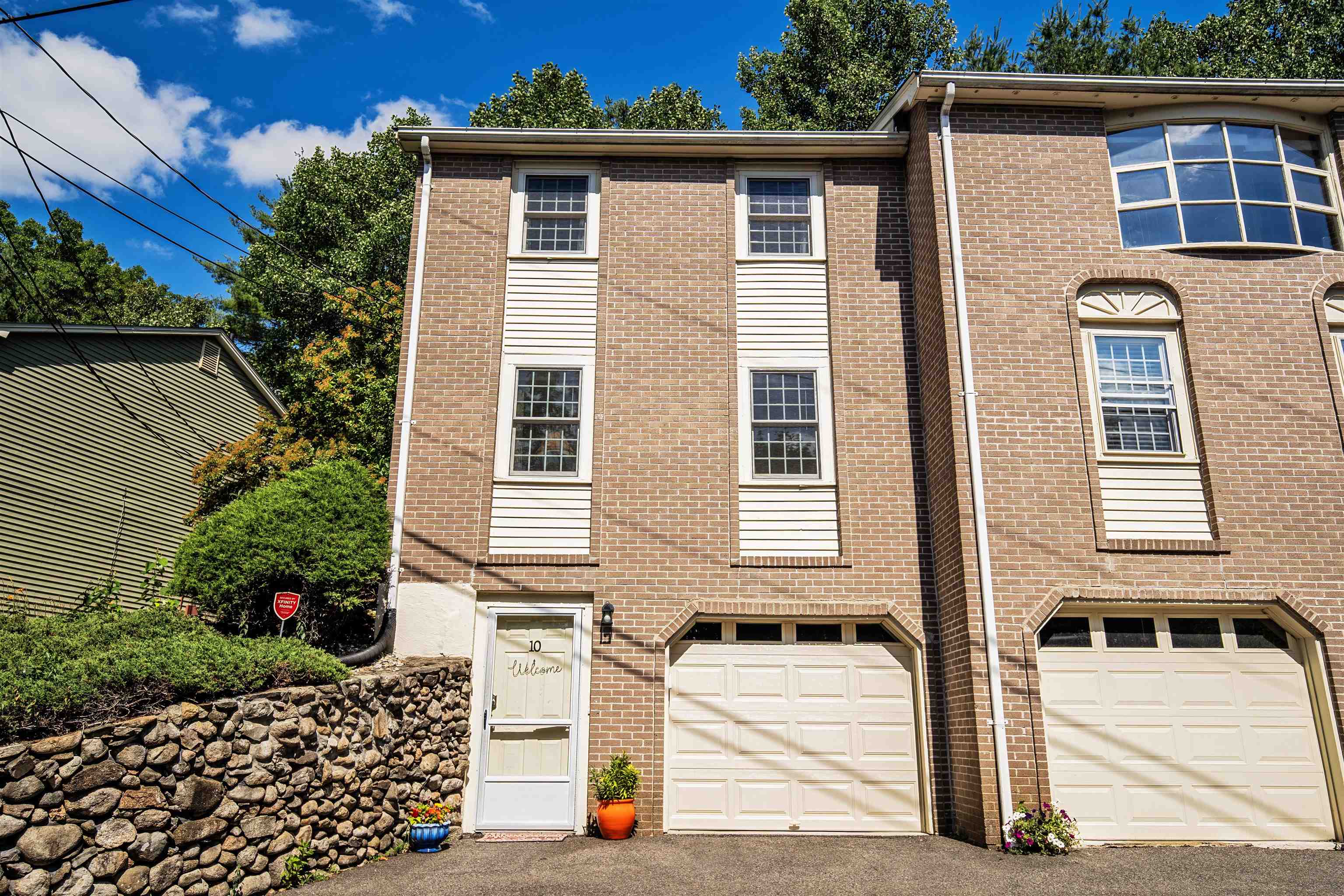 10 Cannongate III Road Nashua, NH 03063 - Photo 1 of 40 Gallery Image 1