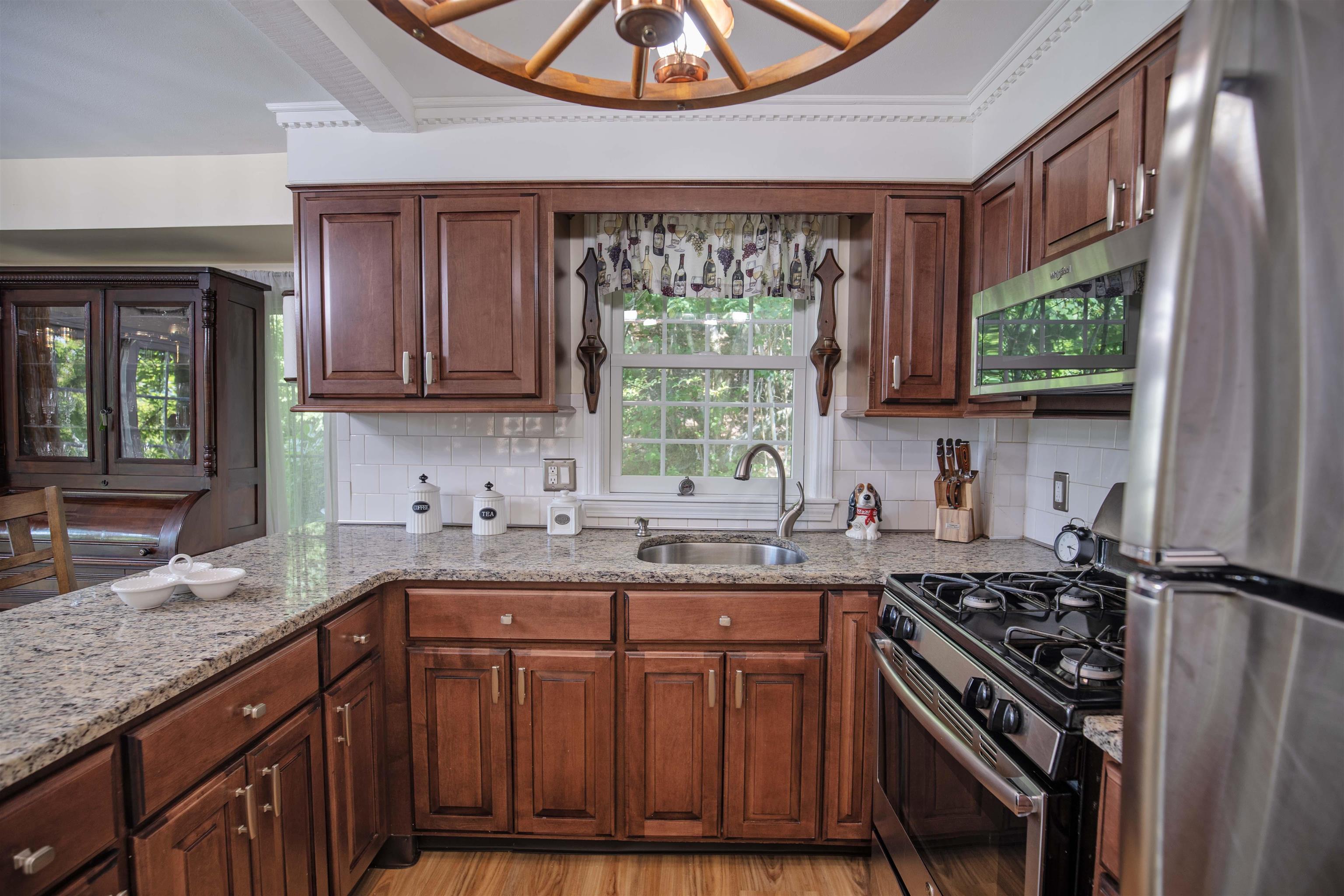 10 Cannongate III Road Nashua, NH 03063 - Photo 4 of 40 Gallery Image 4