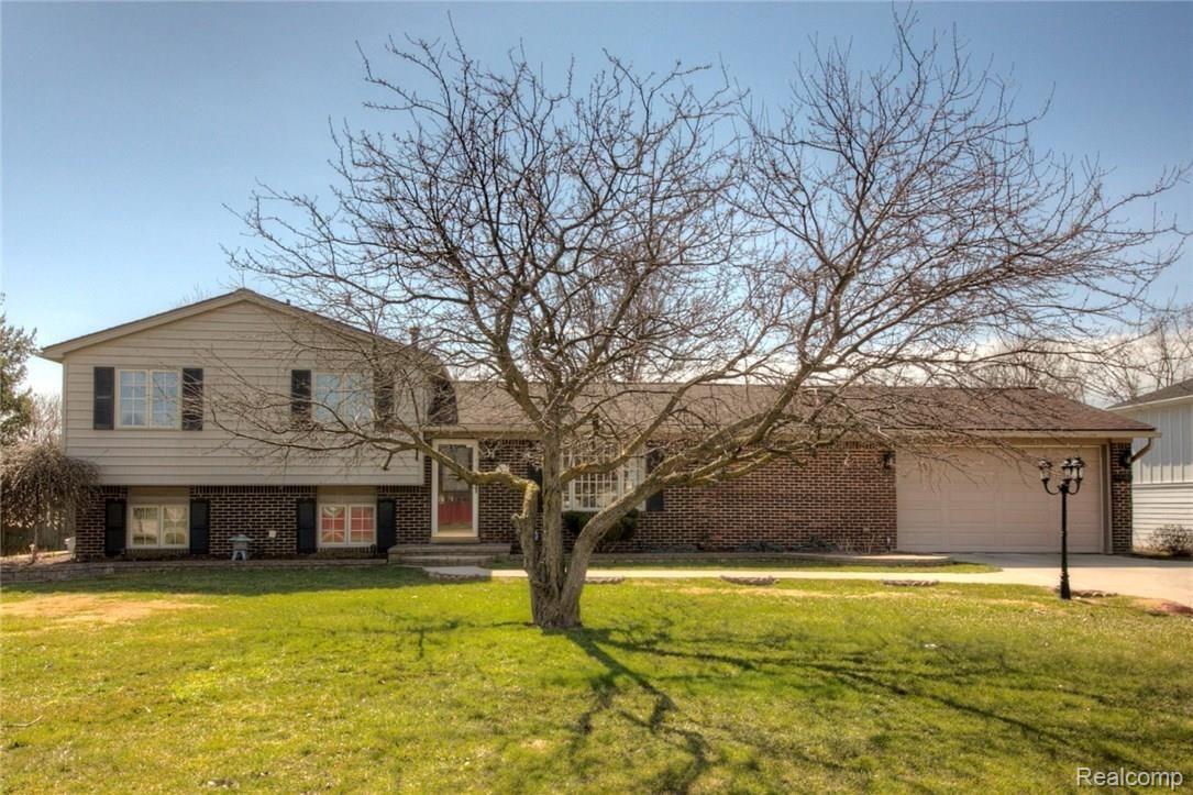 44101 Warren Road Canton, MI 48187 - Photo 1 of 34 1 Frt.jpg