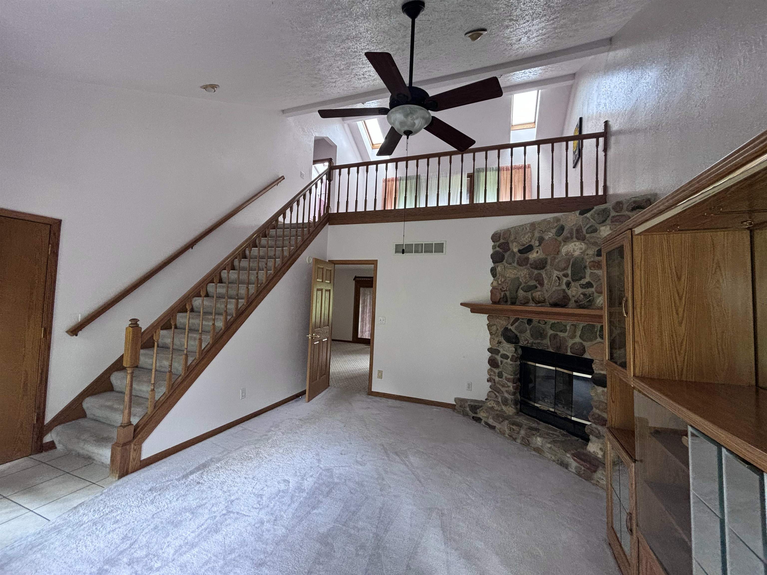 3543 Mill Road Cherry Valley, IL 61016 - Photo 4 of 46 a view of a hallway with an entryway