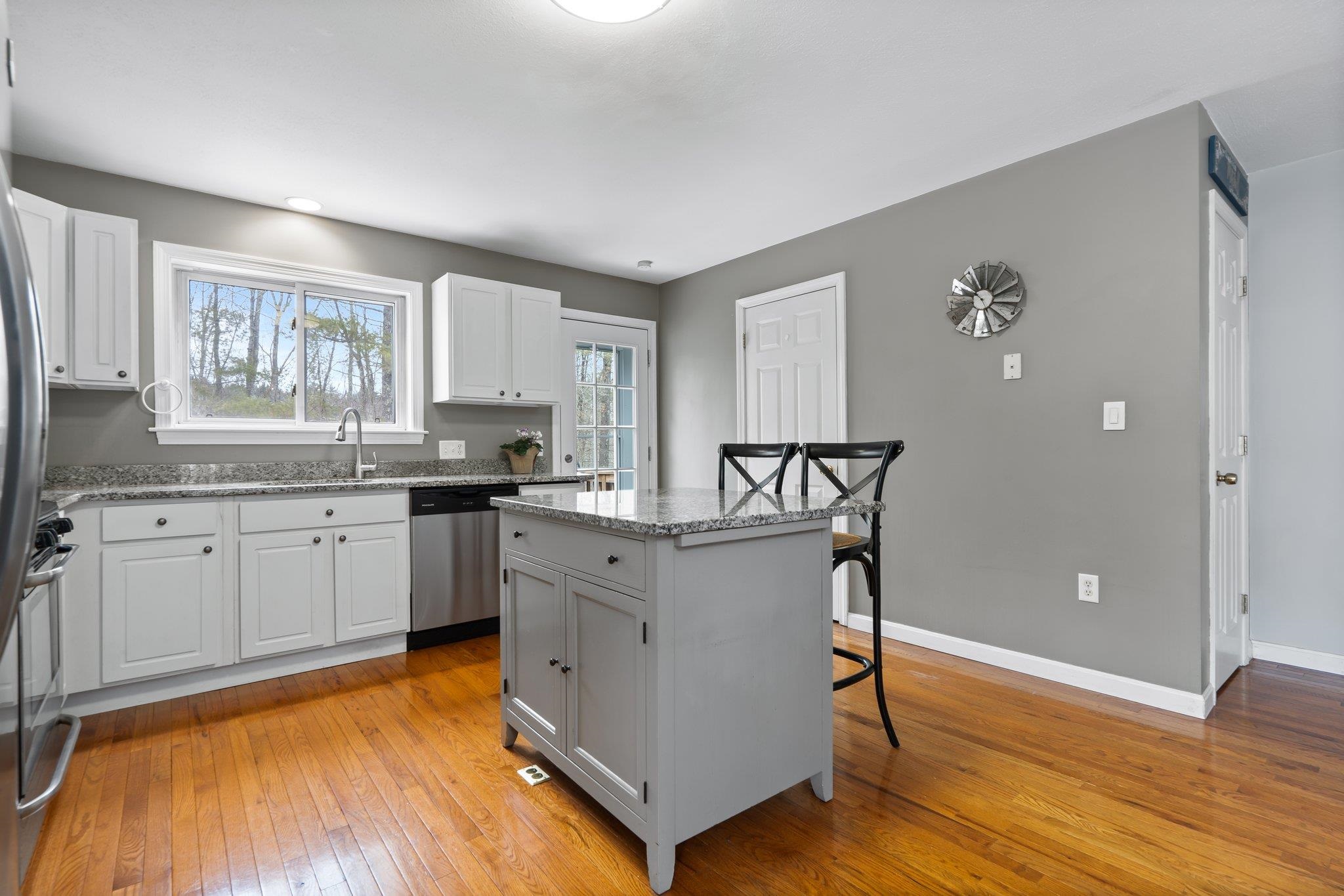 23 Chandler Lane Epping, NH 03042 - Photo 4 of 35