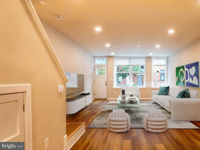 $3,250 | 161 Brown Street, Philadelphia, PA 19123