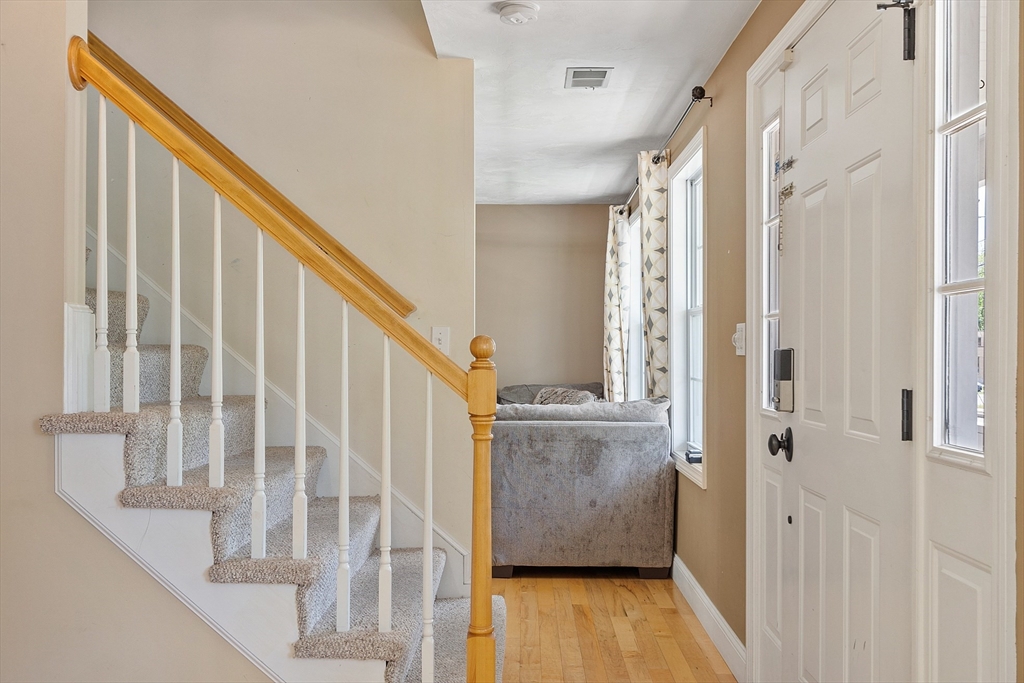 26 Old Ferry Road Lowell, MA 01854 - Photo 4 of 31 Gallery Image 4