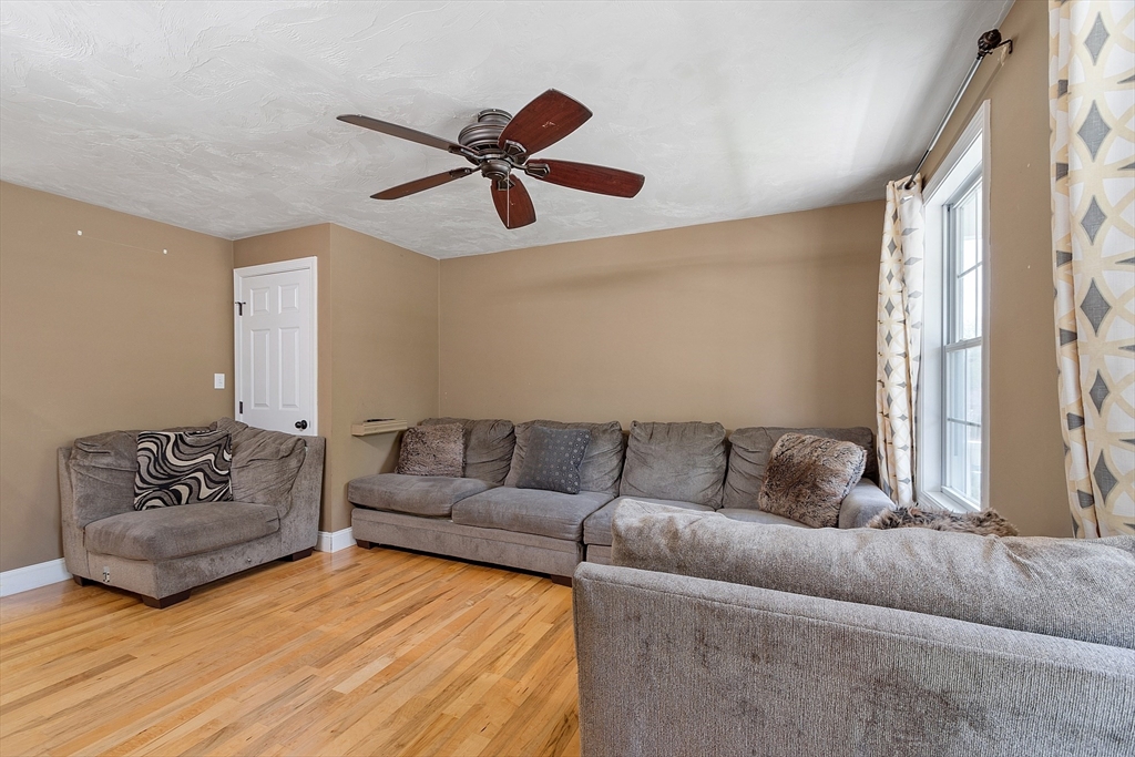 26 Old Ferry Road Lowell, MA 01854 - Photo 5 of 31 Gallery Image 5