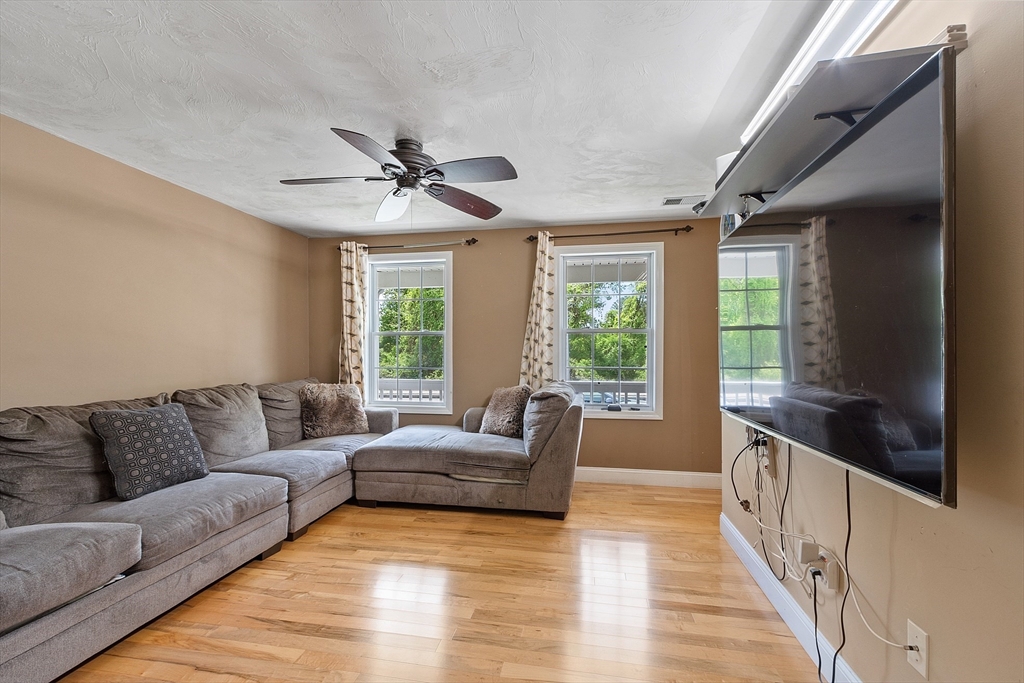 26 Old Ferry Road Lowell, MA 01854 - Photo 6 of 31 Gallery Image 6