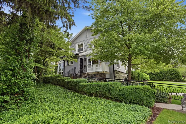 $1,375,000 | 612 Brookside Avenue, Birmingham, MI 48009