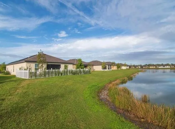 $2,600 | 5318 Imagination Drive, Fort Pierce, FL 34947