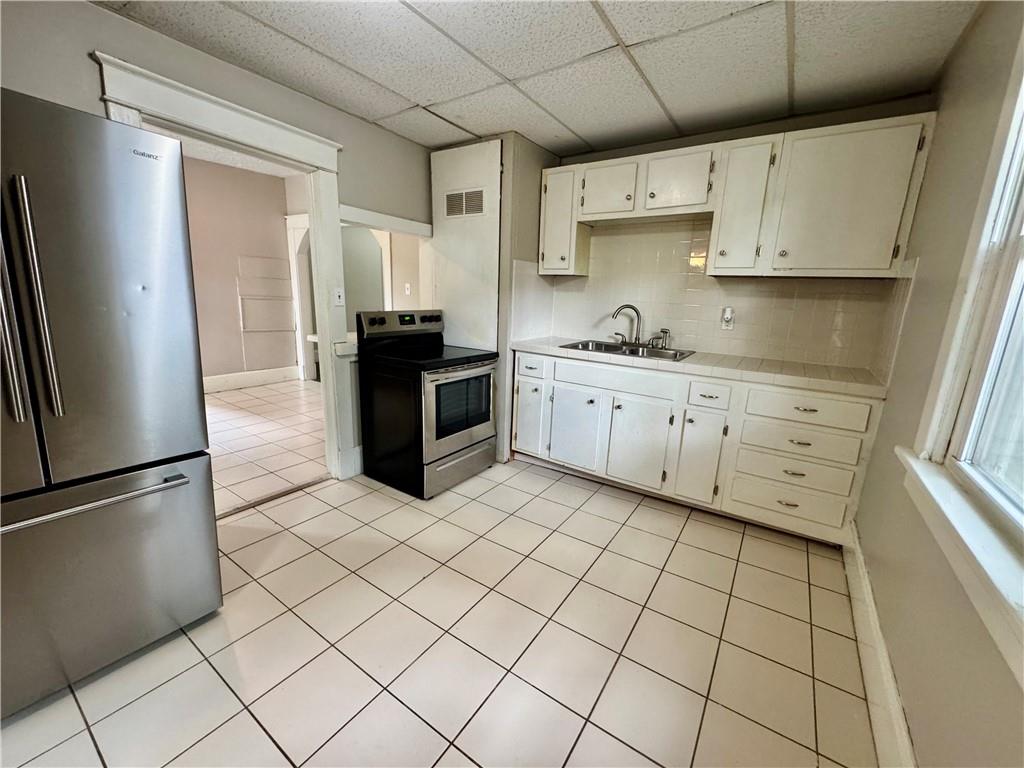 709 Rhodes Avenue Grandview, MO 64030 - Photo 5 of 23