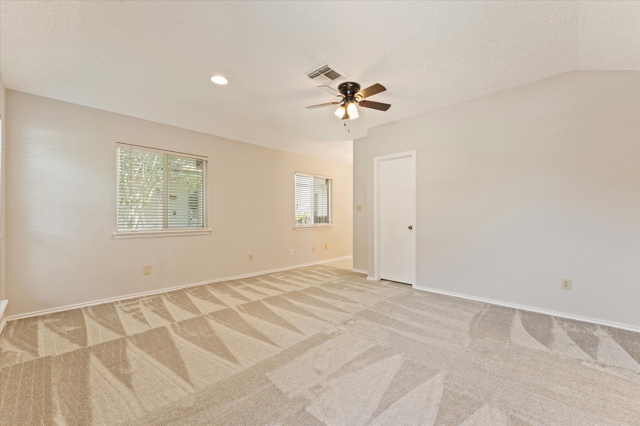 4906 Meadowfox Place Spring, TX 77389 - Photo 20 of 39 Primary bedroom with ensuite bathroom