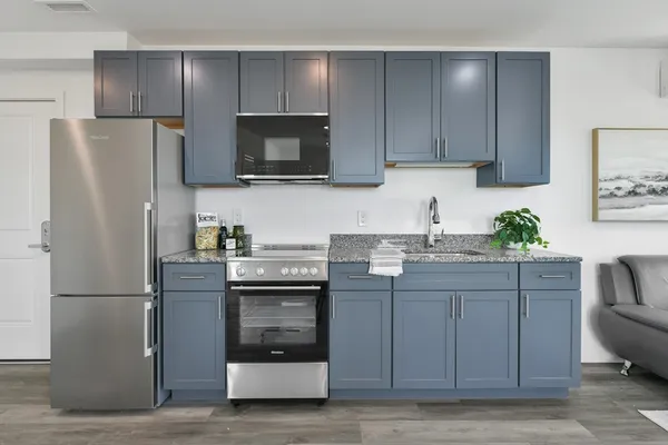 $2,000 | 585 Essex Street, Unit 316, Lynn, MA 01901