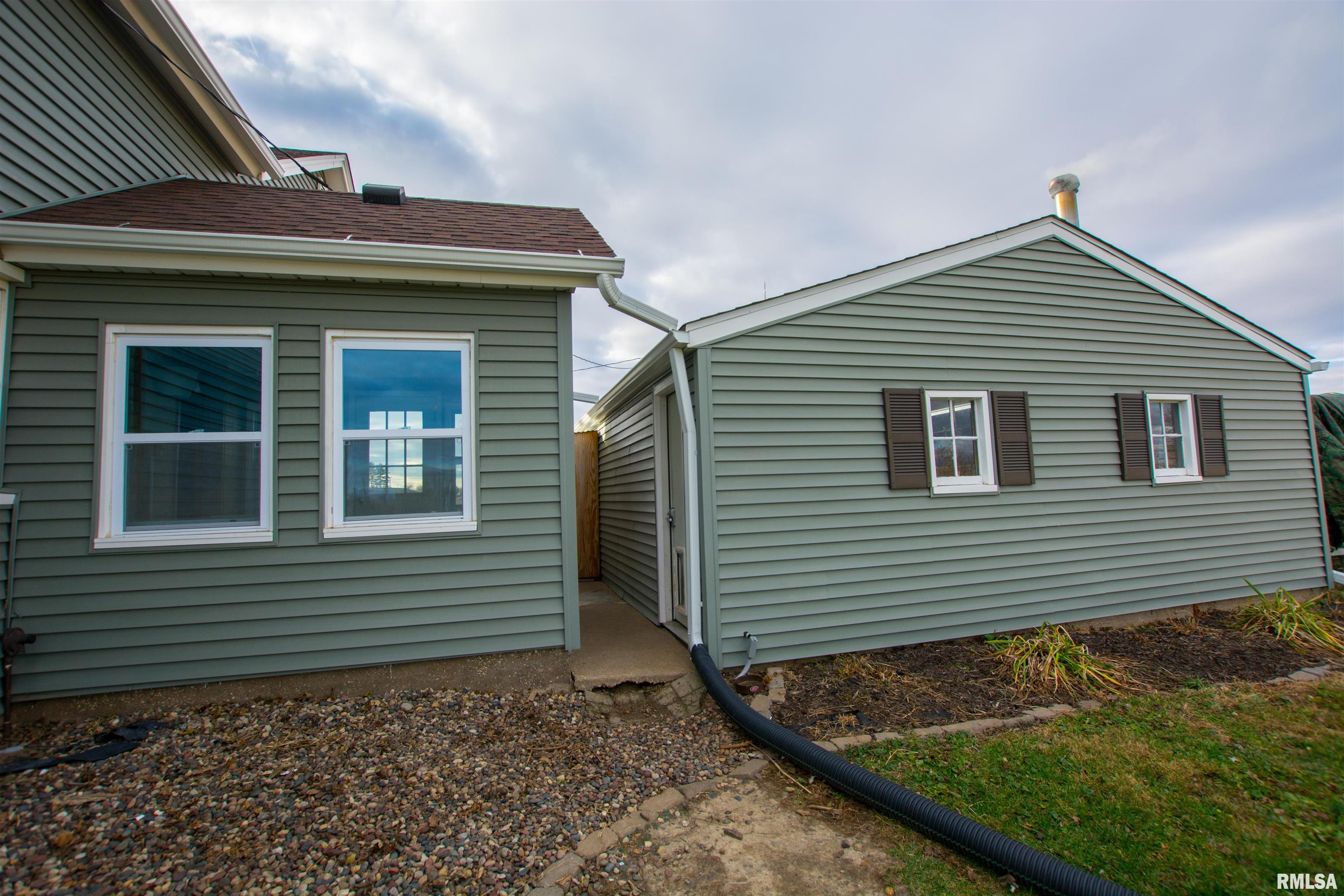 3650 Harts Mill Road Clinton, IA 52732 - Photo 4 of 34 Gallery Image 4