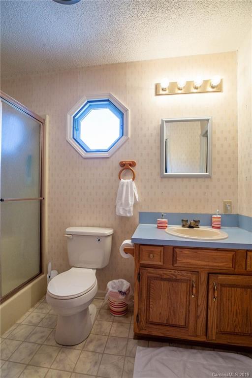 3817 Berry Road Hickory, NC 28602 - Photo 11 of 21 Gallery Image 11