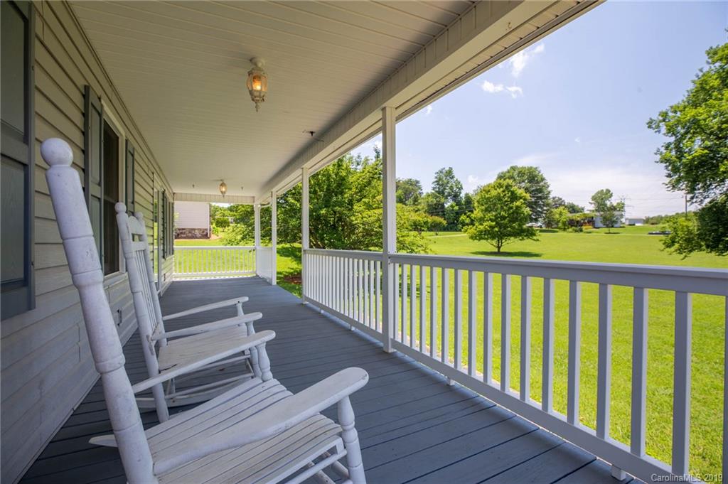 3817 Berry Road Hickory, NC 28602 - Photo 13 of 21 Gallery Image 13