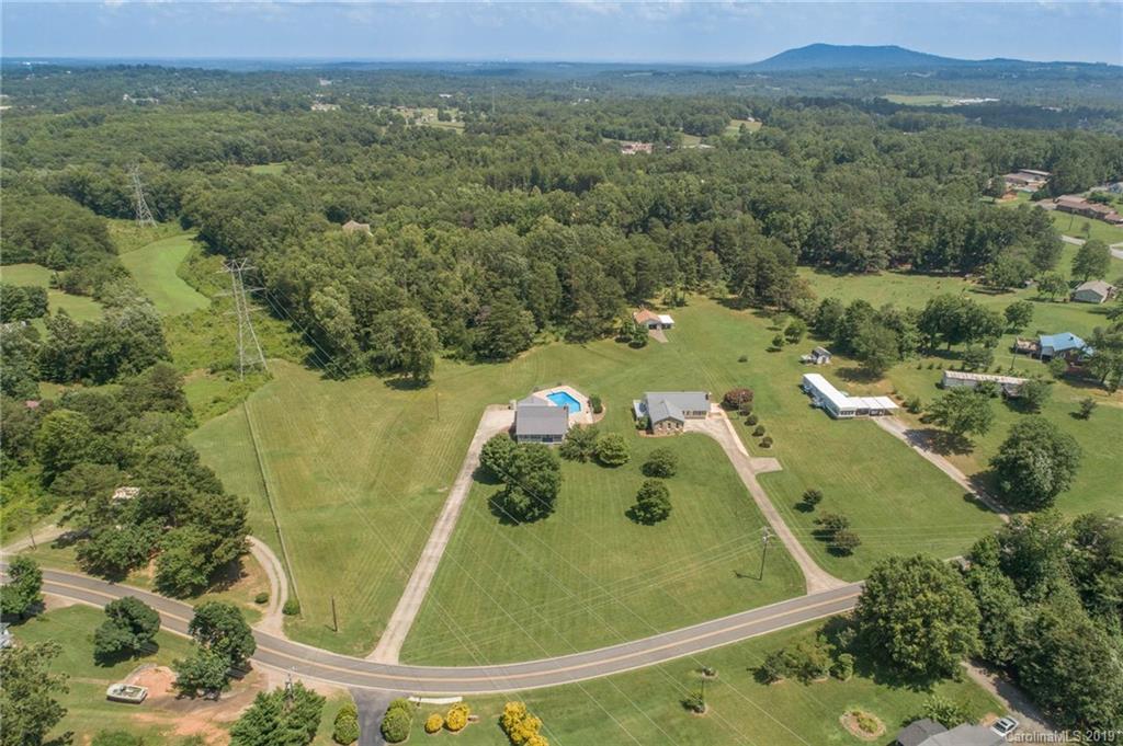 3817 Berry Road Hickory, NC 28602 - Photo 16 of 21 Gallery Image 16