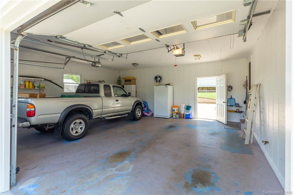 3817 Berry Road Hickory, NC 28602 - Photo 17 of 21 Gallery Image 17