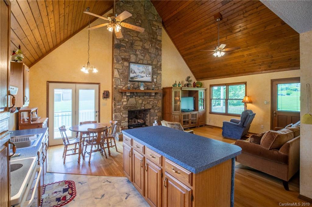 3817 Berry Road Hickory, NC 28602 - Photo 3 of 21 Gallery Image 3