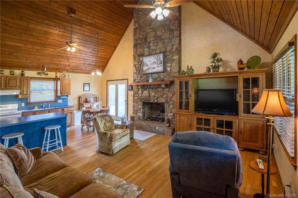 3817 Berry Road Hickory, NC 28602 - Photo 5 of 21 Gallery Image 5