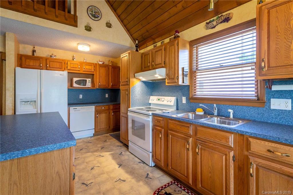 3817 Berry Road Hickory, NC 28602 - Photo 6 of 21 Gallery Image 6