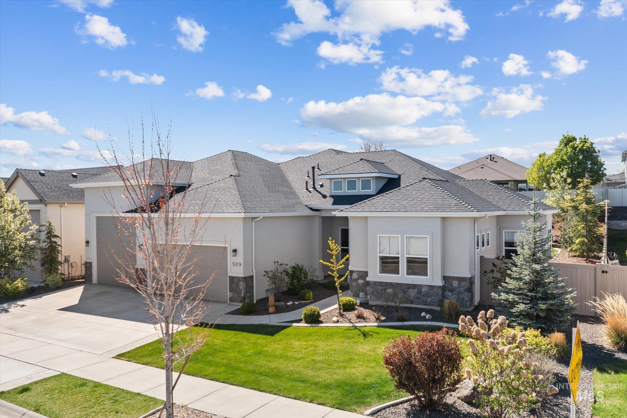 509 East Pisa Drive Meridian, ID 83642 - Photo 4 of 39