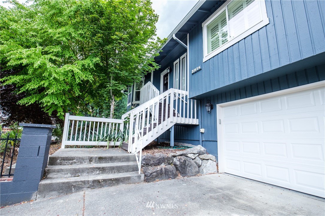 3914 Northeast 10th Street Renton, WA 98056 - Photo 2 of 25
