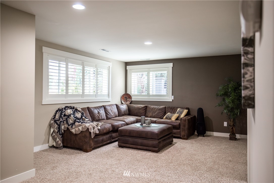 3914 Northeast 10th Street Renton, WA 98056 - Photo 17 of 25