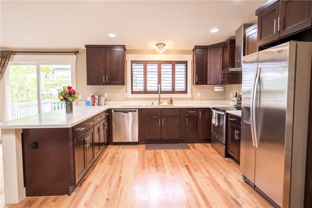 3914 Northeast 10th Street Renton, WA 98056 - Photo 7 of 25